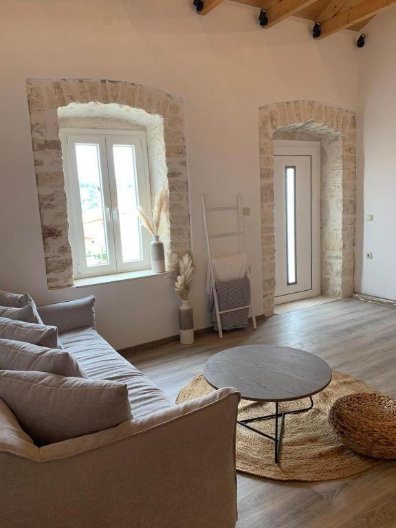 Mangata Suites Homes With Private Pools Spartokhórion Exterior foto